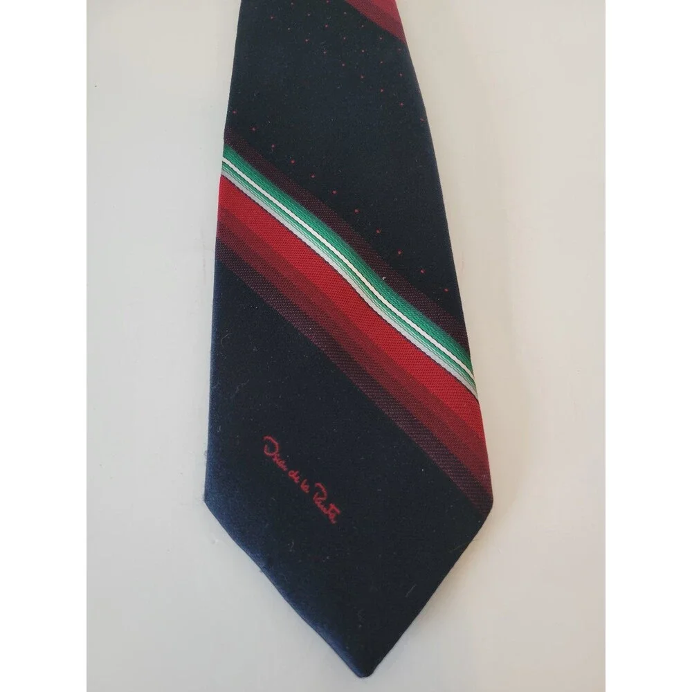 Oscar de la Renta Men's Silk Tie Red Green Navy Striped 57in‎